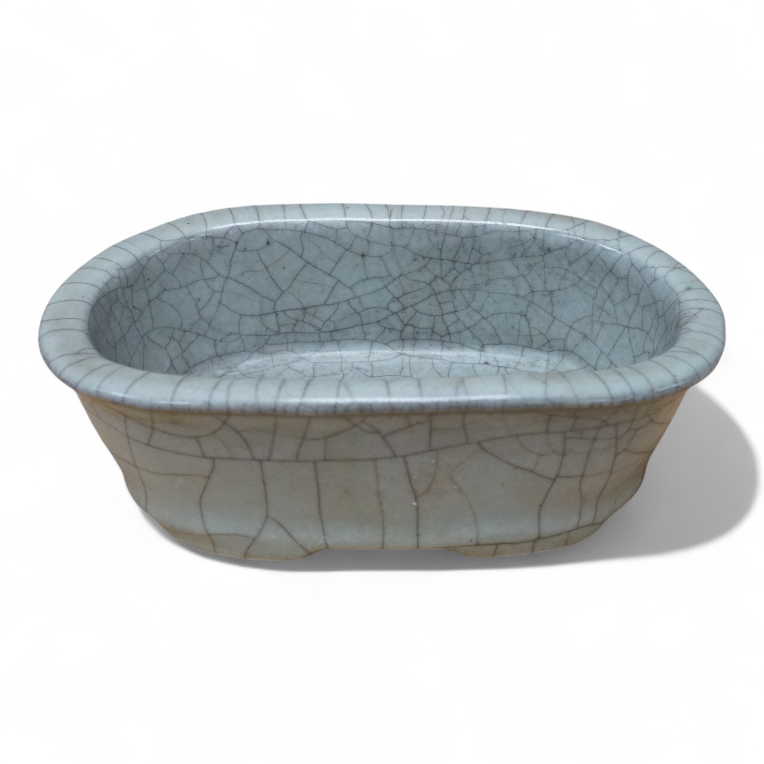 A Chinese crackle glaze celadon footed bowl, 21cm